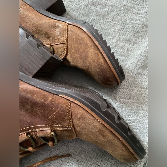 SOREL • Cate Lace Lug Sole Leather Booties • Women’s - Picture 7 of 12